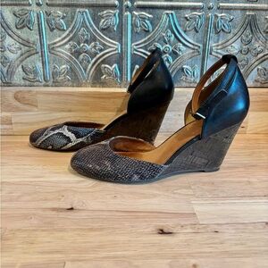 Clarks Leather Snake-Print Wedge Pumps Size 9